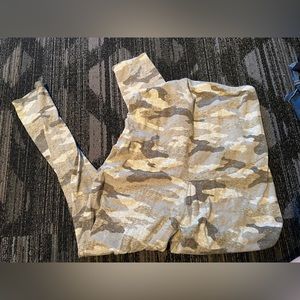 Green cami maternity leggings